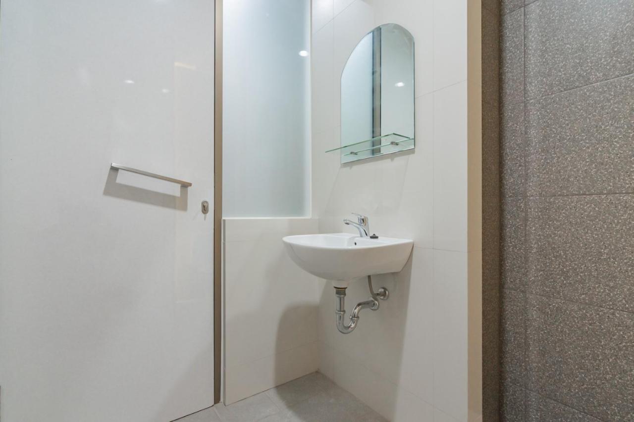 Reddoorz Plus @ Cirebon City Center Eksteriør bilde