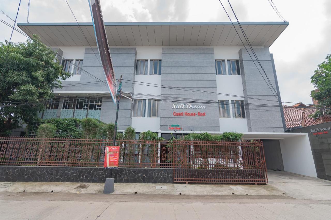 Reddoorz Plus @ Cirebon City Center Eksteriør bilde