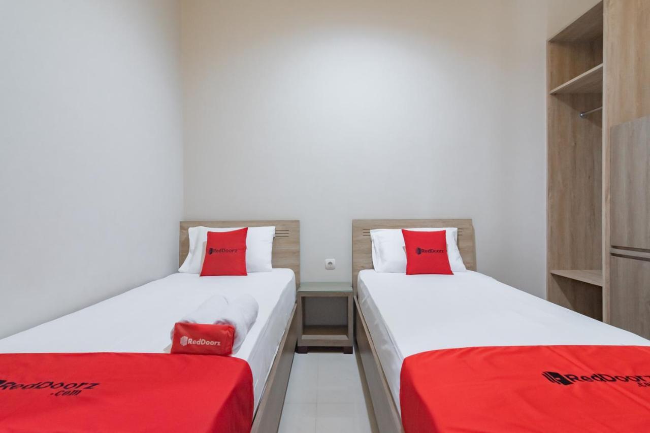 Reddoorz Plus @ Cirebon City Center Eksteriør bilde